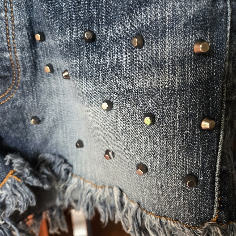 No Boundaries Studded Shorts Sz 7 - Picture 2 of 6
